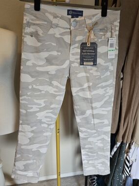 Democracy 'Ab-solution' Ankle Skimmer Camo Pants - White & Light Gray